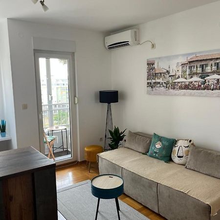 Studio Pao Podgorica Luaran gambar
