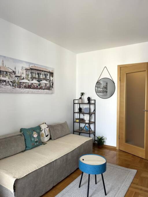 Studio Pao Podgorica Luaran gambar